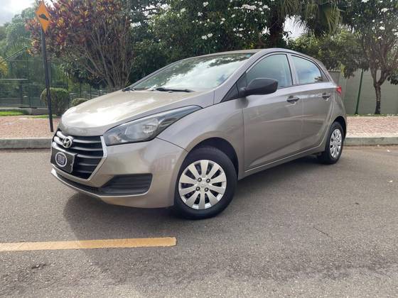 HYUNDAI HB20 1.0 COMFORT PLUS 12V FLEX 4P MANUAL HYUNDAI HB20 1.0 COMFORT PLUS 12V FLEX 4P MANUAL